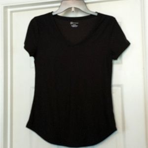 Black tee shirt, no boundaries, size medium